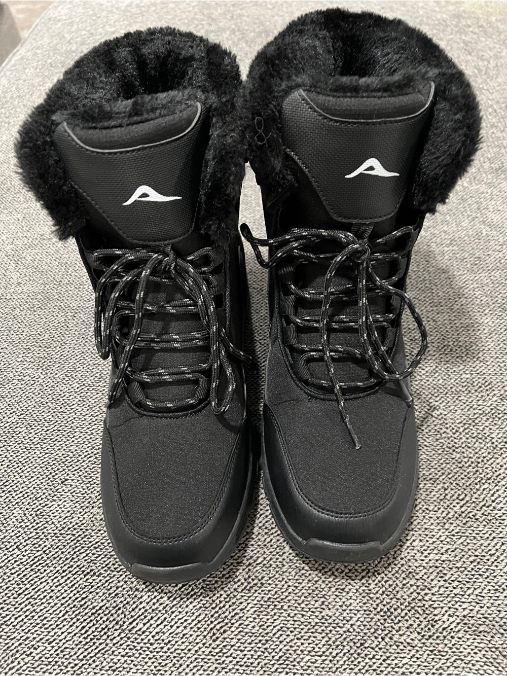 Black Men’s Winter Lace-Up Boots with Faux Fur Collar